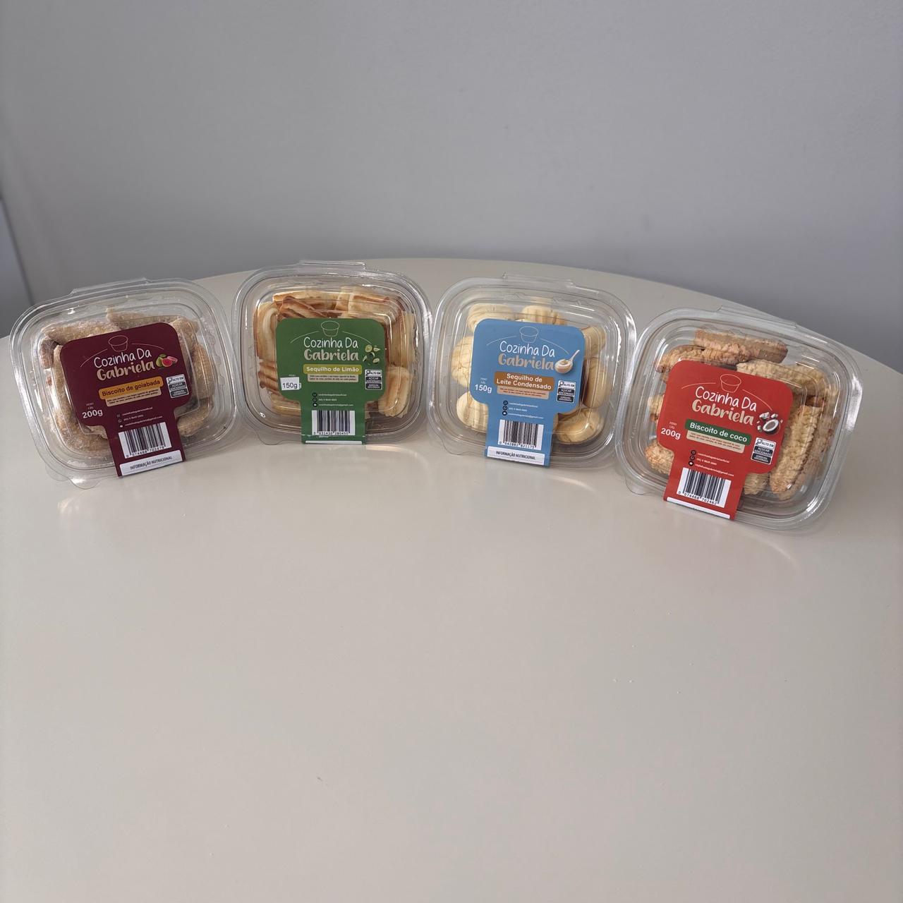 Linha de biscoitos Cozinha da Gabriela sobre a mesa